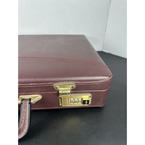 1970s Atlantis Leather Attaché Case Burgundy Suede Interior Executive Briefcase - Picture 5 of 15